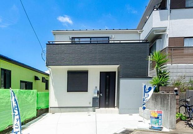 「マイホームの喜びを感じる」スタイリッシュなデザインに心満たされる憧れのマイホーム。住環境および生活利便性も魅力のマイホームです。