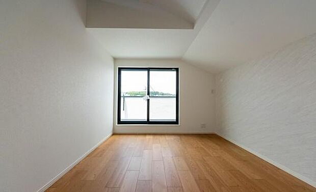 「陽の恵み」 爽やかな陽ざしを感じられる日当たりの良い洋室早起き爽やか、元気な一日に大切な陽の恵み