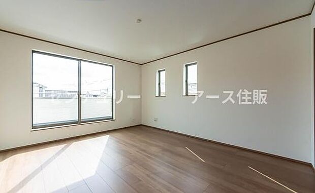 「陽の恵み」 爽やかな陽ざしを感じられる日当たりの良い寝室早起き爽やか、元気な一日に大切な陽の恵み