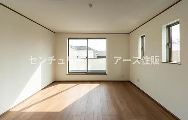 「陽の恵み」 爽やかな陽ざしを感じられる日当たりの良い寝室早起き爽やか、元気な一日に大切な陽の恵み