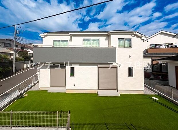 「マイホームの喜びを感じる」スタイリッシュなデザインに心満たされる。憧れのマイホームに相応しい美しく映える外観です。