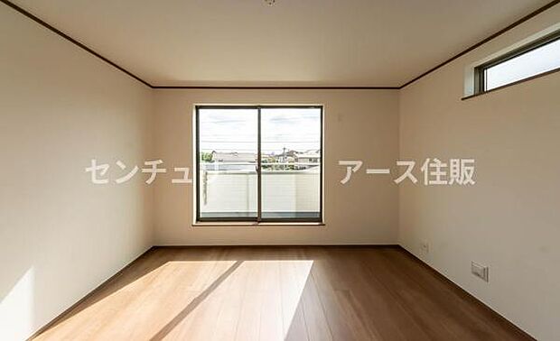 「陽の恵み」 爽やかな陽ざしを感じられる日当たりの良い寝室早起き爽やか、元気な一日に大切な陽の恵み