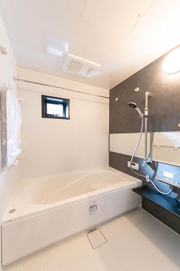 「バスルーム」清潔感が大切なバスルーム。落ち着く空間です。