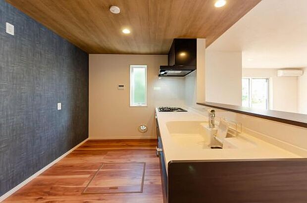 「広々ワイドサイズなシステムキッチン」せっかくのお料理空間。毎日の事だから広々システムキッチン。