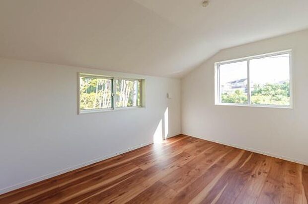 「陽の恵み」 爽やかな陽ざしを感じられる日当たりの良い洋室早起き爽やか、元気な一日に大切な陽の恵み