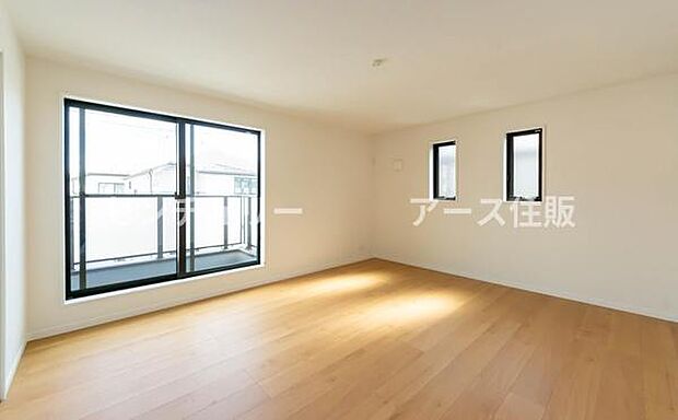 「陽の恵み」 爽やかな陽ざしを感じられる日当たりの良い寝室早起き爽やか、元気な一日に大切な陽の恵み