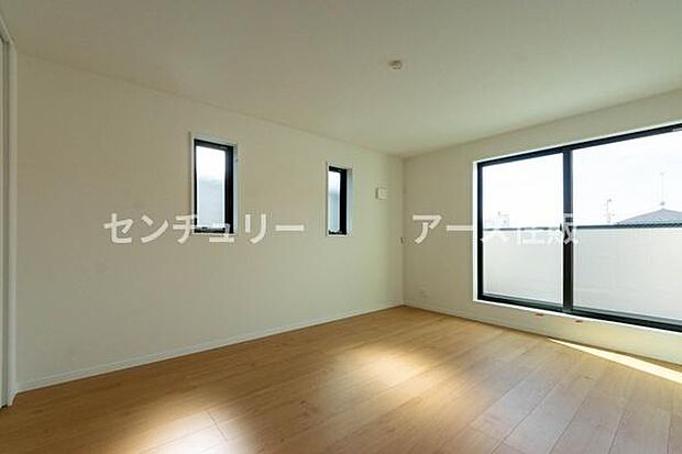 「陽の恵み」 爽やかな陽ざしを感じられる日当たりの良い寝室早起き爽やか、元気な一日に大切な陽の恵み