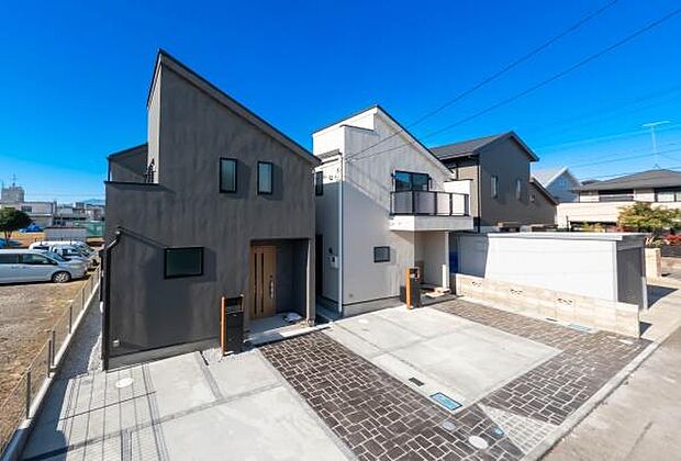 「マイホームの喜びを感じる」スタイリッシュなデザインに心満たされる。憧れのマイホームに相応しい美しく映える外観です。日当たりが良く開放感も魅力です。