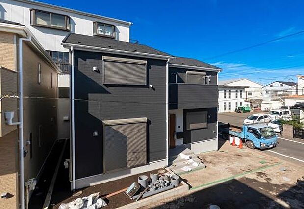 憧れのマイホームマイホームを持つ幸せを分に感じる陽当たり。明るい日差しが美しく外観を照らします。