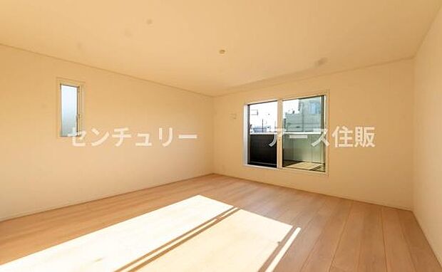 「陽の恵み」 爽やかな陽ざしを感じられる日当たりの良い洋室早起き爽やか、元気な一日に大切な陽の恵み