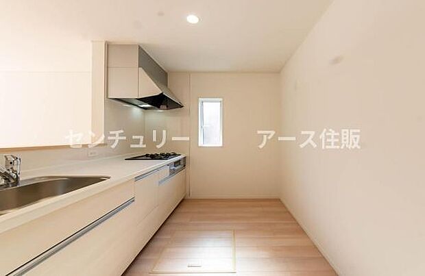 「広々ワイドサイズなシステムキッチン」せっかくのお料理空間。毎日の事だから広々システムキッチン。