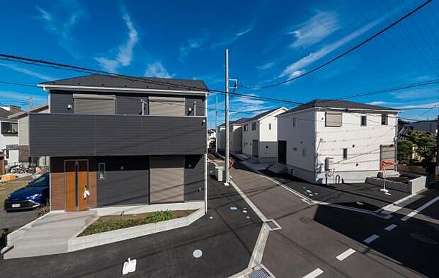 誇りを感じる美しい外観で、毎日を心地よくスタート。解放的で陽当たりが良く憧れのマイホームに相応しい外観です。