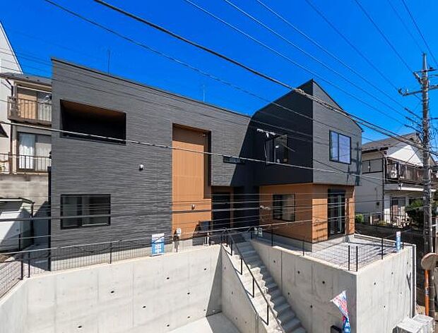 「威風堂々とした素敵な佇まい」どの角度から眺めても、所有感が満たされる理想的で素敵な住まい一生ものだから、「パッと見」こそが全て「第一印象で決まる」素敵なマイホーム。