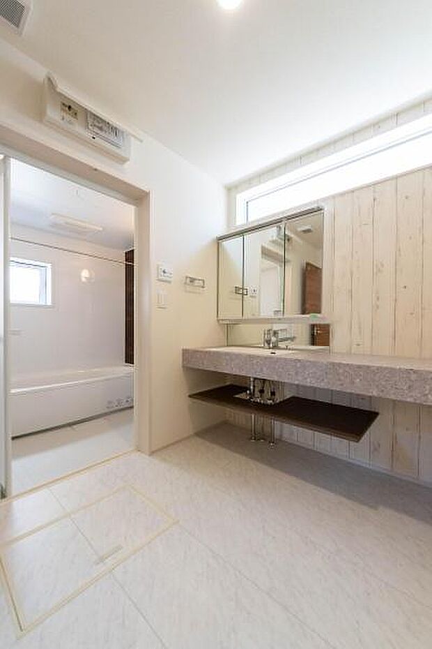 「洗面ルーム」1日の始まりや入浴前に入る空間だからこそ、清潔感や利便性が重要になる洗面室。