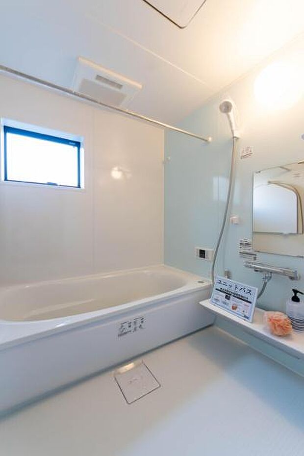 「疲れを癒す空間」広々とした雰囲気の良いバスルーム。お子様と一緒にお風呂に入る楽しみ、思い出の一ページが刻まれる大切な瞬間