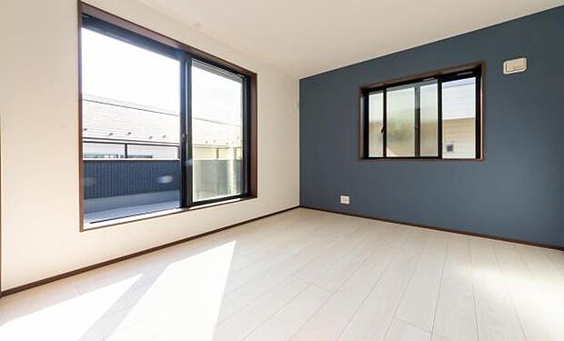 「陽の恵み」 爽やかな陽ざしを感じられる日当たりの良い洋室早起き爽やか、元気な一日に大切な陽の恵み