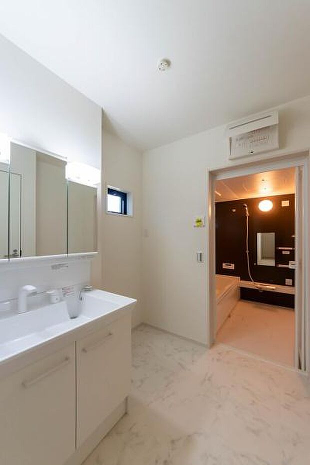 「洗面ルーム」1日の始まりや入浴前に入る空間だからこそ、清潔感や利便性が重要になる洗面室。