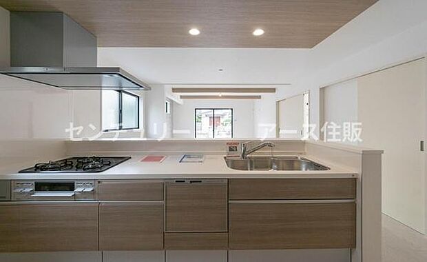 「広々ワイドサイズなシステムキッチン」せっかくのお料理空間。毎日の事だから広々システムキッチン。