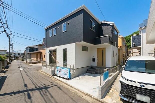 憧れのマイホームマイホームを持つ幸せを分に感じる陽当たり。明るい日差しが美しく外観を照らします。