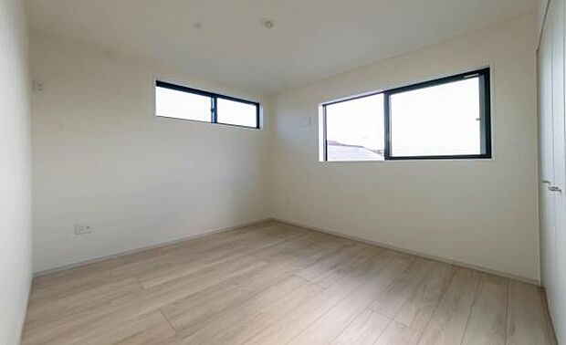 「陽の恵み」 爽やかな陽ざしを感じられる日当たりの良い洋室早起き爽やか、元気な一日に大切な陽の恵み