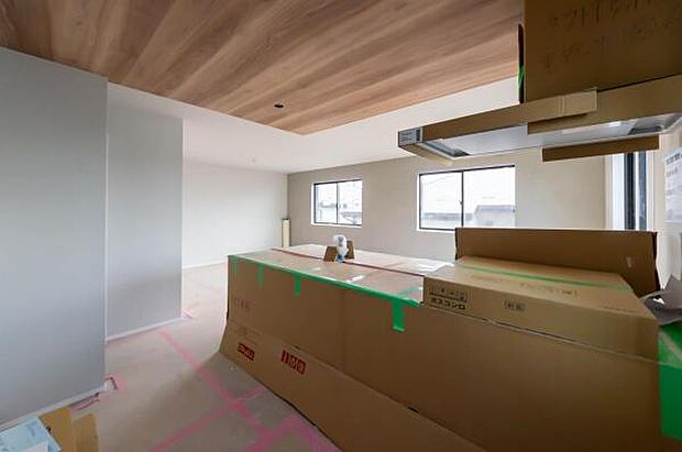 「広々ワイドサイズなシステムキッチン」せっかくのお料理空間。毎日の事だから広々システムキッチン。