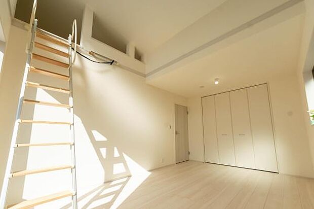 陽だまりのような温かい空間が、ご家族の新生活を優しく包み込みます。ここで始まる、輝く未来を描いてみませんか。