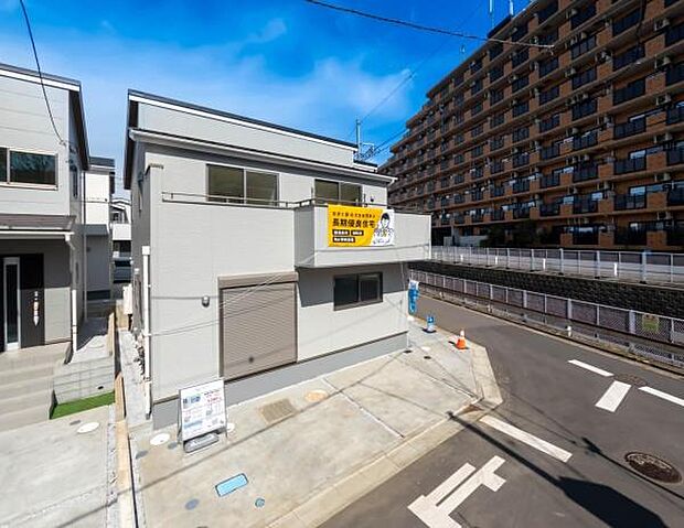 憧れのマイホームマイホームを持つ幸せを分に感じる陽当たり。明るい日差しが美しく外観を照らします。