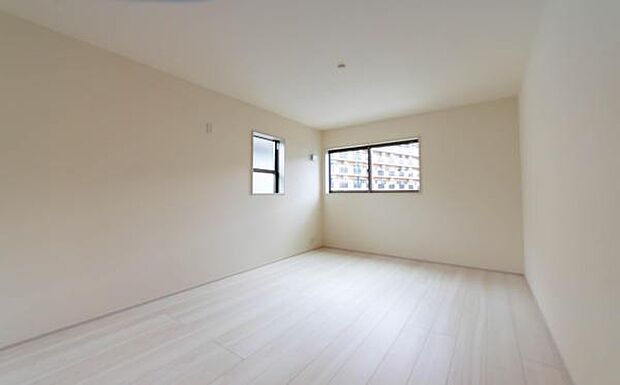 「陽の恵み」 爽やかな陽ざしを感じられる日当たりの良い洋室早起き爽やか、元気な一日に大切な陽の恵み