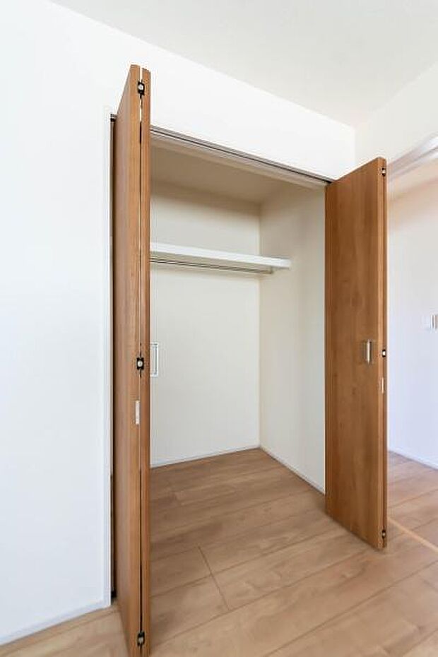 「収納も豊富で安心」生活をより便利にする廊下収納スペース。