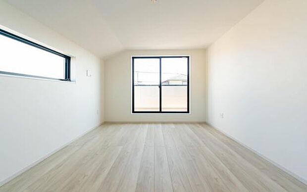 「陽の恵み」 爽やかな陽ざしを感じられる日当たりの良い洋室早起き爽やか、元気な一日に大切な陽の恵み