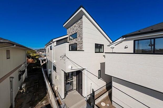 「威風堂々とした素敵な佇まい」どの角度から眺めても、所有感が満たされる理想的で素敵な住まい一生ものだから「パッと見」こそが全て「第一印象で決まる」素敵なマイホーム