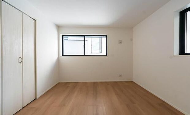 「陽の恵み」 爽やかな陽ざしを感じられる日当たりの良い洋室早起き爽やか、元気な一日に大切な陽の恵み