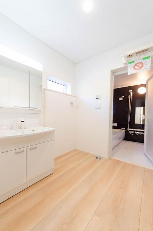 「洗面ルーム」1日の始まりや入浴前に入る空間だからこそ、清潔感や利便性が重要になる洗面室。