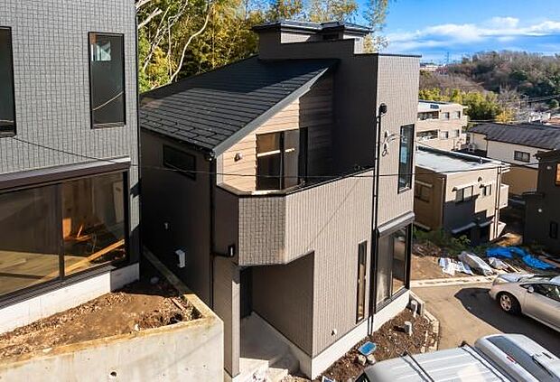 開放感＋日当たりの良さ家に入らなくても分かる日当たりの良さ。開放感の良さ。碧空も清々しく心地の良い住まい。住みたくなる家。暮らしたい町。