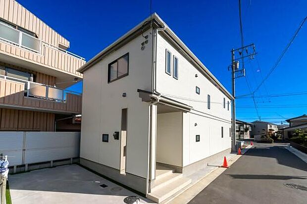 「マイホームの喜びを感じる」スタイリッシュなデザインに心満たされる。憧れのマイホームに相応しい美しく映える外観です。