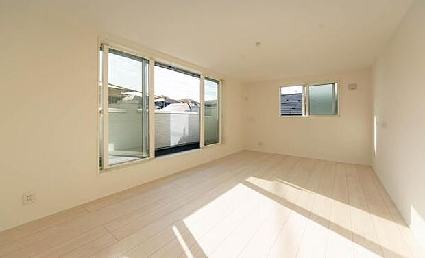 「陽の恵み」 爽やかな陽ざしを感じられる日当たりの良い洋室早起き爽やか、元気な一日に大切な陽の恵み