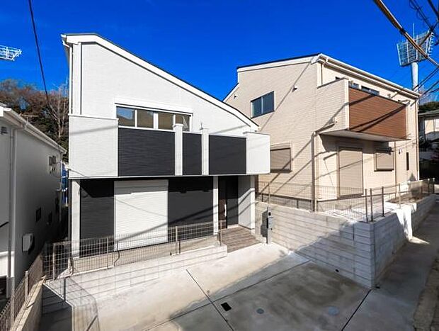 開放感+日当たりの良さ家に入らなくても分かる日当たりの良さ。開放感の良さ。碧空も清々しく心地の良い住まい。住みたくなる家。暮らしたい町。