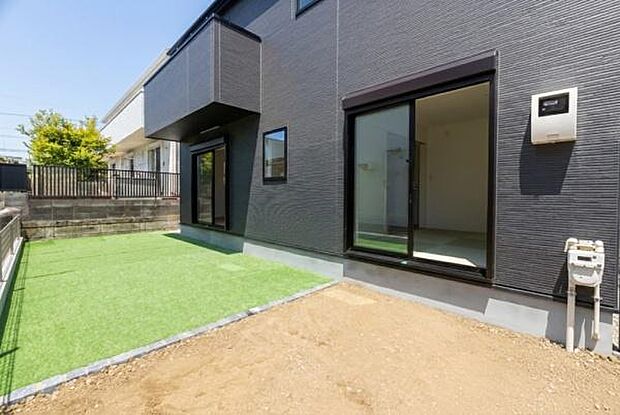 「憧れのガーデンライフ」家庭菜園イメージ。碧空とガーデンライフが可能な日々の暮らしを豊かに彩ります。