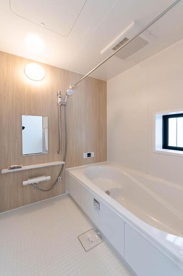 「バスルーム」清潔感が大切なバスルーム。落ち着く空間です。