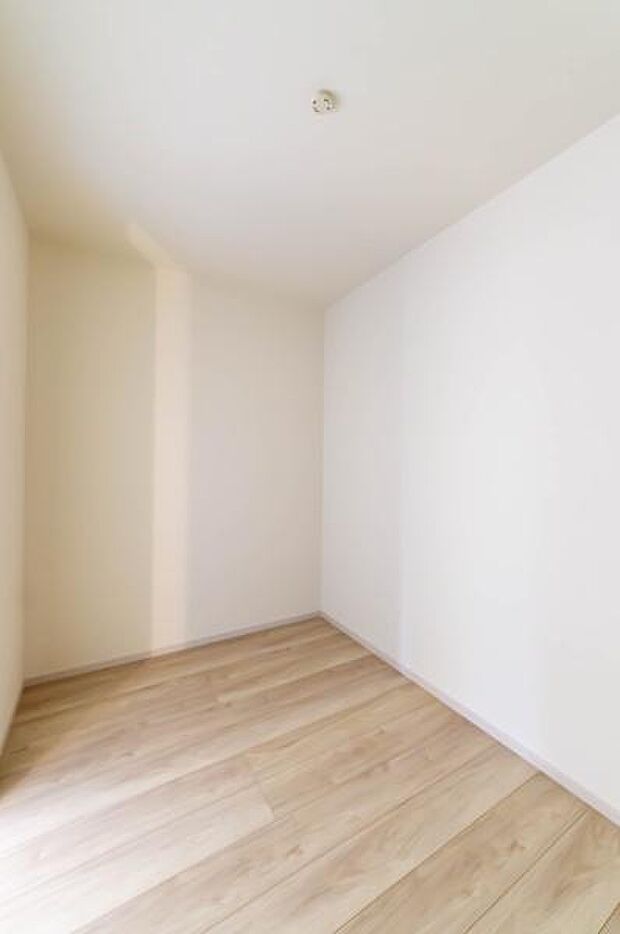 「WIC]大容量のウォークインクローゼット。季節の衣類や思い出の品もスッキリ収まり、お部屋の広さを有効に活用できます。