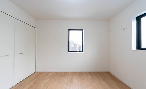 「陽の恵み」 爽やかな陽ざしを感じられる日当たりの良い洋室早起き爽やか、元気な一日に大切な陽の恵み。