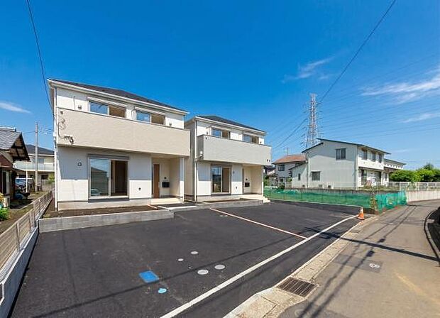 「街並みに溶け込むシンプルなデザイン」飽きのこないシンプルなデザイン。一生のマイホームだからずっとここで暮らしたい。家族の人生とともにあるマイホーム。