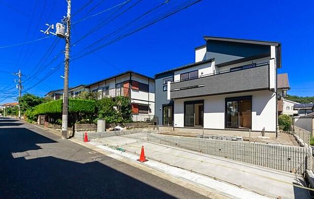 「マイホームの喜びを感じる陽当たりの良さ・開放感」マイホームを持つ幸せを存分に感じる陽当たり、開放感。憧れのマイホームに相応しい美しく映える外観です。