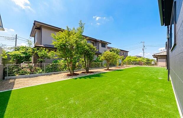 「週末の楽しみが増える」BBQ、ガーデニング、お子様の自然とのふれあいなど、お庭があるから楽しみも倍増するマイホーム。