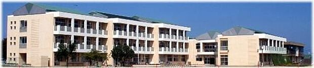 日立市立泉丘中学校まで2223m