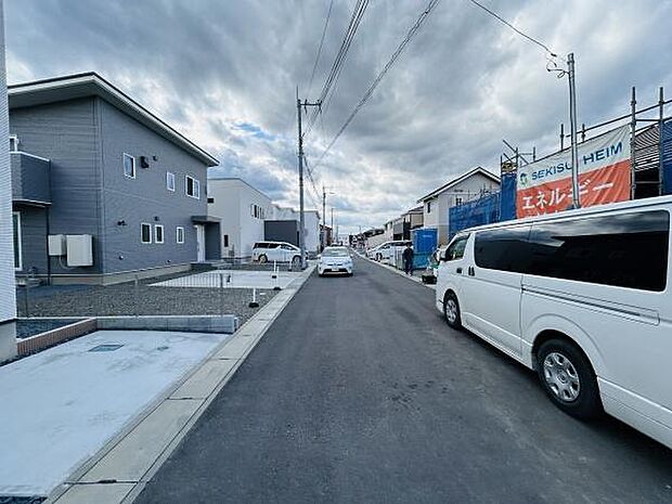 ■周辺環境もご案内■・間取りや立地も大切ですが、暮らしていく上でとても大切な周辺環境。・ご見学時に周辺環境もあわせてご案内いたしますので、お気軽にお問い合わせください。