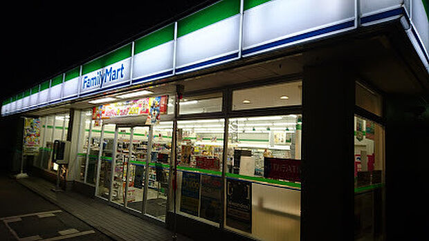 ファミリーマート笠間近森店まで387m