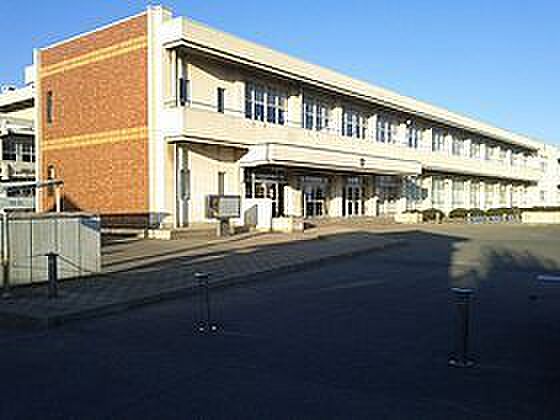 ひたちなか市立大島中学校まで922m