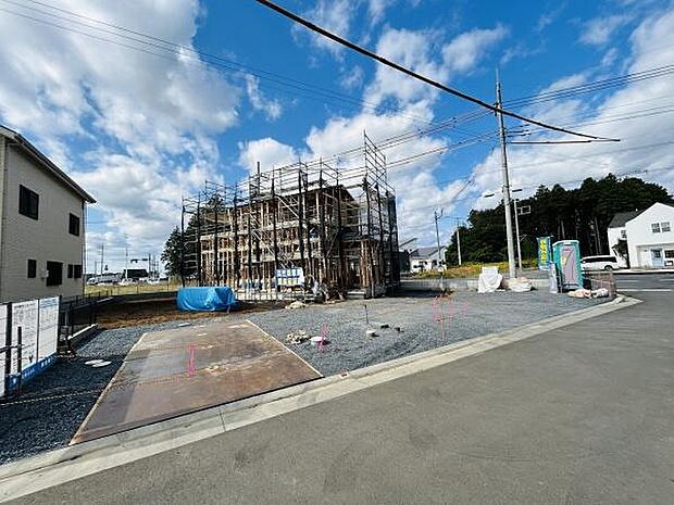 ■完成物件もご案内可能■・ご案内時には実際の立地に加え、同メーカー・同仕様の完成物件もご案内可能です。・現地と建物を実際にご覧いただく事で、新居で生活している様子がイメージしやすくなります。