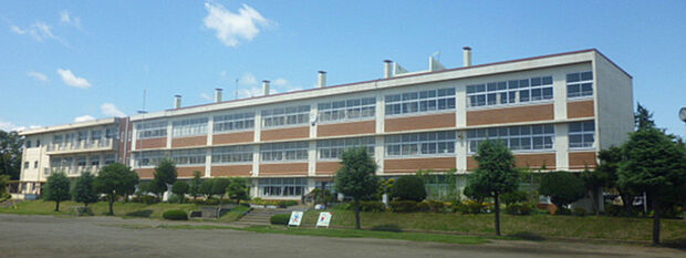 ひたちなか市立堀口小学校まで604m